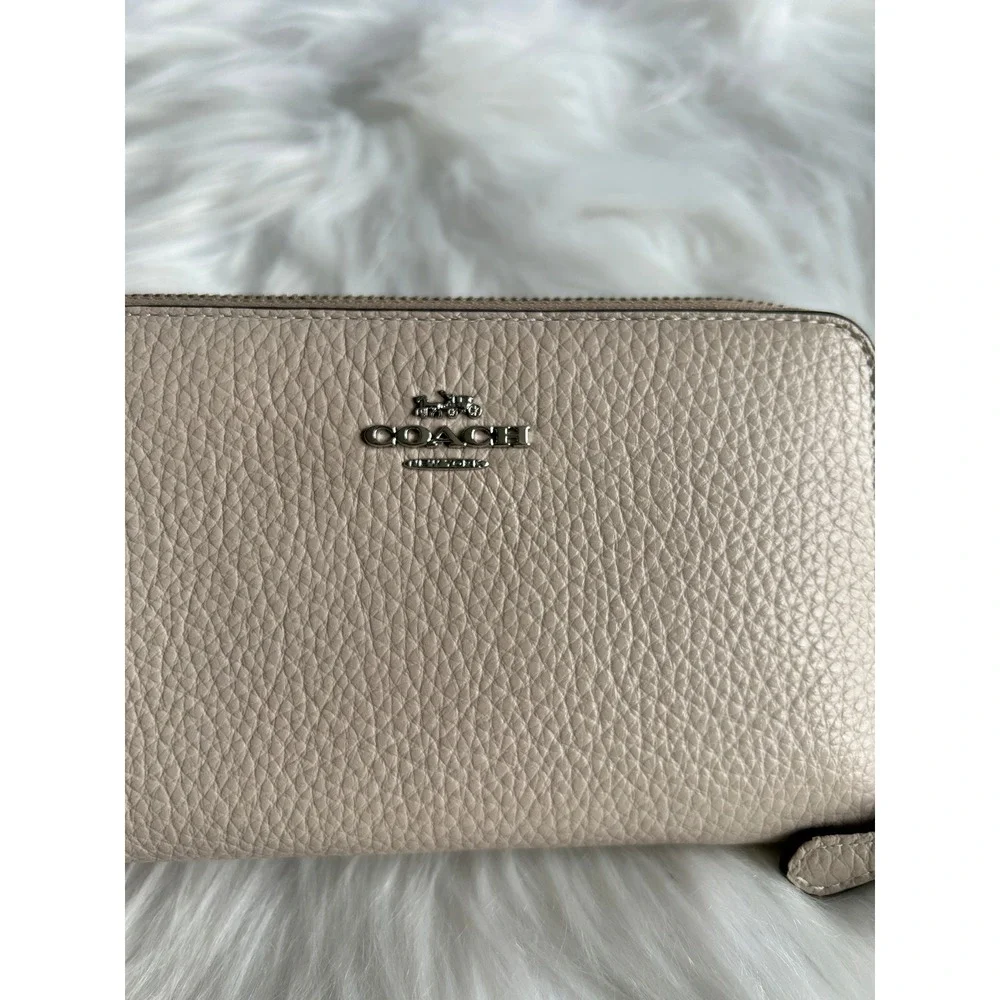 Coach Medium Zip Around Taupe Pebbled Leather Wallet Excellent - Picture 6 of 7